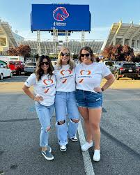 Go orange, go big blue! 💙 We...