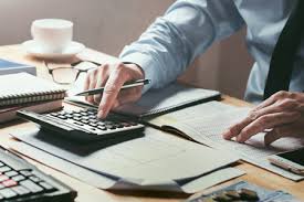 For instance, if stock xyz is trading at $10 on one market and $10.50 on another, the trader could buy x shares for $10 and sell them for $10.50 on the other market, pocketing the difference. What Do Equities Sales Traders Do A Day In The Life Vault Com