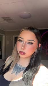 Nicole Revels's Instagram, Twitter & Facebook