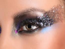 This page is for people interested in eye makeup looks anyone can achieve. Glitter Eye Makeup Tutorials Are Quite Easy To Achieve