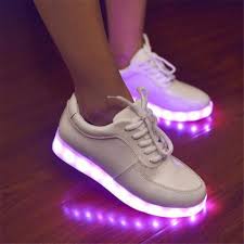 Pin By Beatriz Rubio On Ropa Brillante In 2020 Light Sneakers Led Lights Shoes Lit Shoes