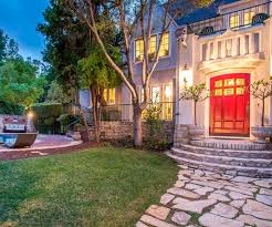 See more ideas about leonardo dicaprio house, leonardo dicaprio, los feliz. Take A Look Inside Leonardo Dicaprio S New Home Purchased From Moby