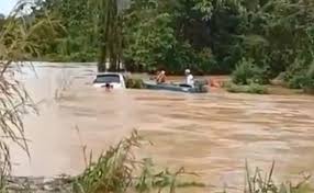 Kereta sewa machang ialah halaman web untuk mempromosikan perkhidmatan kereta sewa dimachang. Dua Beranak Selamatkan Pemandu Hanyut Bersama Kereta