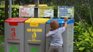 Cukup mudah untuk membasmi belatung dengan mengikuti empat langkah mudah berikut ini: Buang Sampah Sembarangan Di Kota Cimahi Bisa Kena Denda Rp 50 Juta Suara Jabar