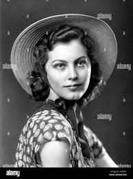 Ava Gardner, 1941 The picture taken by Larry Tarr in New York that  eventually led to a screen test with MGM Stock Photo