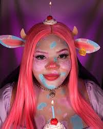 Carrie Gore's Instagram, Twitter & Facebook