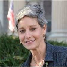 Lori Langford's Instagram, Twitter & Facebook