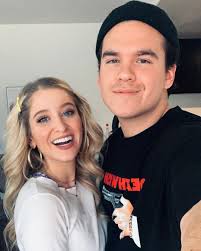 Did Jonny West From 'American Idol' and His Girlfriend Break Up?