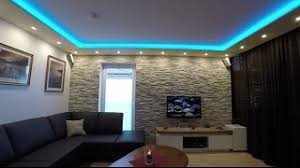 Sie verwirklichen den wunsch nach mehr funktion und gestaltungsmöglichkeiten im bereich von deckenkonstruktionen und wandanschlüssen. Steinwand Beleuchten Und Decke Abhangen Tipps Und Tricks Youtube