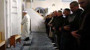 Cuma namazı saat kaçta diye merak ediyorsanız öğrenmek için hemen buraya tıklayın. Bugun Istanbul Da Cuma Namazi Saat Kacta Diyanet Istanbul Cuma Namazi Vakti Son Dakika Flas Haberler Istanbul Din Iman
