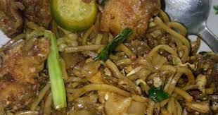 Seblak adalah makanan khas bandung yang terbuat dari kerupuk yang sudah jadilah ini jadi makanan favorite keluarga dan kami lbh senang kwetiau rumahan ini drpd di resto. 4 Resep Mie Goreng Kuning Mie Tiaw Enak Dan Sederhana Ala Rumahan Cookpad