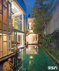 Menikmati Suasana Alami Di Rumah Majalah Griya Asri Arsitektur Rumah Kolam Renang
