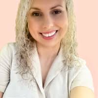 Heidi Sandifer's Instagram, Twitter & Facebook