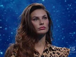 La conferma arriva poco dopo dall'account ufficiale di dayane mello con un messaggio del suo staff: Ilvnc9s1qwt7ym
