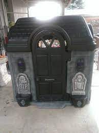 Turn A Kid S Playhouse Into A Halloween Haunted House Diy Little Tikes Playhouse Halloween Fashion Outdoor Halloween