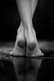 Black And White Photography People Full Body Pin By Shelly On When Art Has Gotchu Stressin Look No Further Mama Body Photography Black White Photography Photography