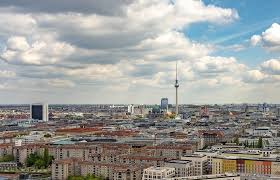 It has modern rooms and suites with international satellite tv, desks, and spacious bathrooms. Park Inn Hotel Berlin Deutschland Simplex D O O
