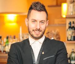 Andrea Bravaccini e il vino come racconto. La nostra intervista al  Sommelier del Ristorante del Lago