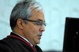 TRE derruba ações contra Ibaneis