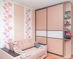 дизайн комнаты 12 кв м с диваном и шкафом купе Kak Vybrat Shkaf Kupe V Detskuyu Vybiraem S Umom Dizajn Devichej Spalni Mebel Dlya Detskih Komnatnye Idei