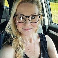 Lori Keating's Instagram, Twitter & Facebook