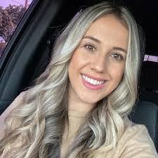 Der Moua's Instagram, Twitter & Facebook