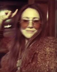 Dancing like its 1970. It was a very good year. So they tell me ✌🏼