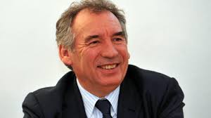 L'épreuve d'immunité est un classique, le « grand bleu ». Francois Bayrou Renonce A Se Presenter Aux Europeennes De 2019