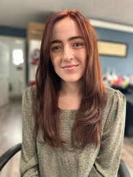 She pulls off this color so well