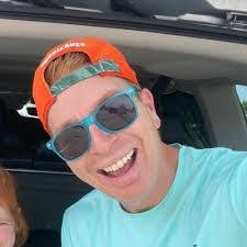 Carlos Poole's Instagram, Twitter & Facebook