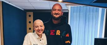 39,192 likes · 4,514 talking about this. V Pisni I Kdyz Jsme Plesaty Zpiva Pokac S Annou Slovackovou O Nadhledu A O Chybejicich Vlasech Musicserver Cz