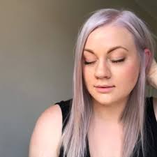 Sarah Haar's Instagram, Twitter & Facebook