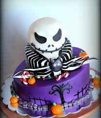 Characters and cake covered in fondant. Creepy Nightmare Before Christmas Cakes Cakecentral Com