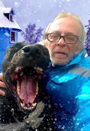 It's ice-age cold outside. I just saw Sid at the bus stop.He was waiting  for Manny🦣