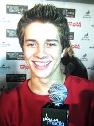 Billy Innes's Instagram, Twitter & Facebook