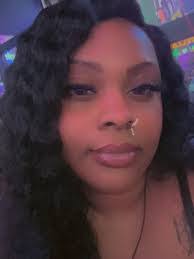 Amie Walker's Instagram, Twitter & Facebook