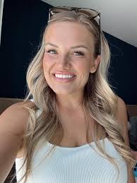 YOU'RE NOT STUPID. Just close minded right now so let's look at it  differently…. The fastest way to learn a new language is to fully immerse  yourself in the culture.🇪🇸🇫🇷🇮🇹 It's the