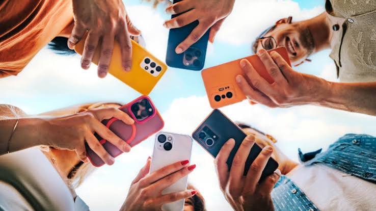 Cep Telefonu Devri Bitmeden Sen Geleceği Yakala: Teknoloji Devleri Neye Odaklandı?
