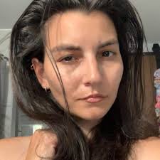 Justin Bieber took a whole laptop outside in Aspen just to FaceTime his  wife, Hailey Bieber. 😭