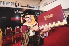 .faculty of modern languages and communication universiti putra malaysia bachelor of arts (english language)— presentation transcript 2 course overview bbi 3303 (language and power) (3+0) lecturer: Cerebral Palsy Is Not A Hindrance To Get A Doctoral Degree Universiti Putra Malaysia