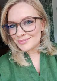 Brynskole: Slik napper du øyenbrynene