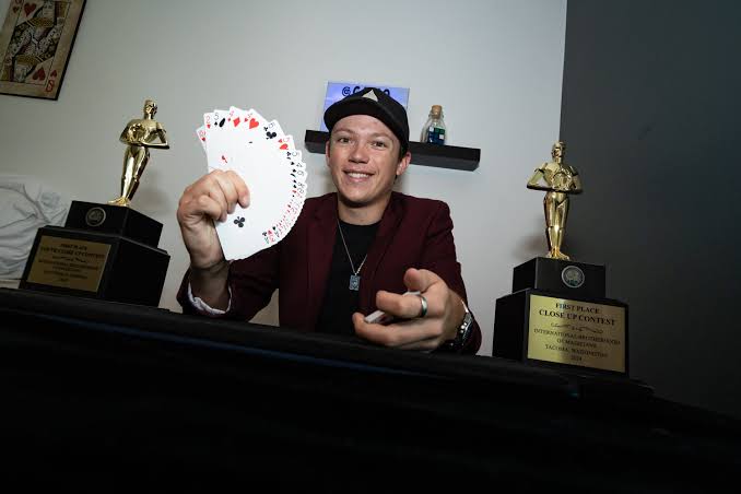 Young Arizona magician Geno Ploeger on the rise