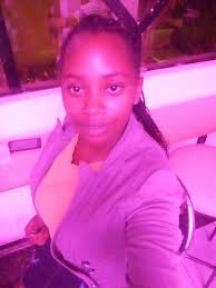 Who is a wife material. Wife material ni yule anakubali kunyanduliwa shots  3 every night plus morning glory 3 am,😹she then gets out of bed at 4  am,light the jiko na gazeti,warm