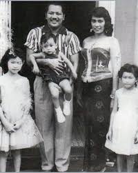 Ramlee & saloma como malam bulan di pagar bintang. P Ramlee Sebuah Lagenda Kisah Tentang Seorang Lagenda