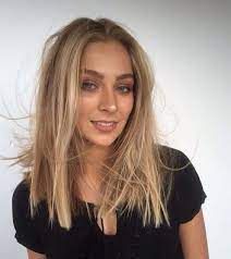 30 Straight Medium Length Hairstyles For Women To Look Attractive Straight Haircuts Middle Hair Styles Medium Length Hair Straight Medium Length Hair Styles