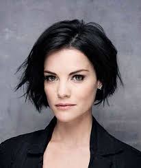 You love wearing short hair, but you want to change your look. Fashionnfreak Short Black Hair