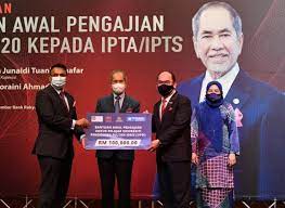 Tarikh rasmi bayaran fasa 2 bpr. Ybr Sediakan Rm3 1 Juta Bagi Bantuan Awal Pengajian Dayakdaily