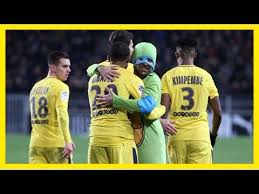 Mbappe zero goals still, lol. Psg S Kylian Mbappe Embraced By Pitch Invaders Dressed As Ninja Turtles Youtube