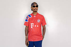 Das finale wird am mai , wie seit unverändert, im berliner olympiastadion stattfinden. Bayern Munich To Wear Pharrell Williams Designed Shirt In Dfb Pokal To Mark End Of Human Race Campaign Newscolony
