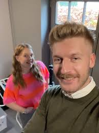 Zo dankbaar! 2025 was een jaar van vooruitgang en uit mijn comfortzone  stappen ✨, 1. Content filmen 2.0 😏, 2. 100x mijn auto gaan inladen bij  @sweepstory voor opruimprojecten , 3. Geweldige ...